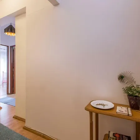 Light Filled Apartment, By Timecooler Apartamento